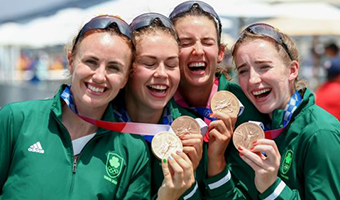 female rowers
